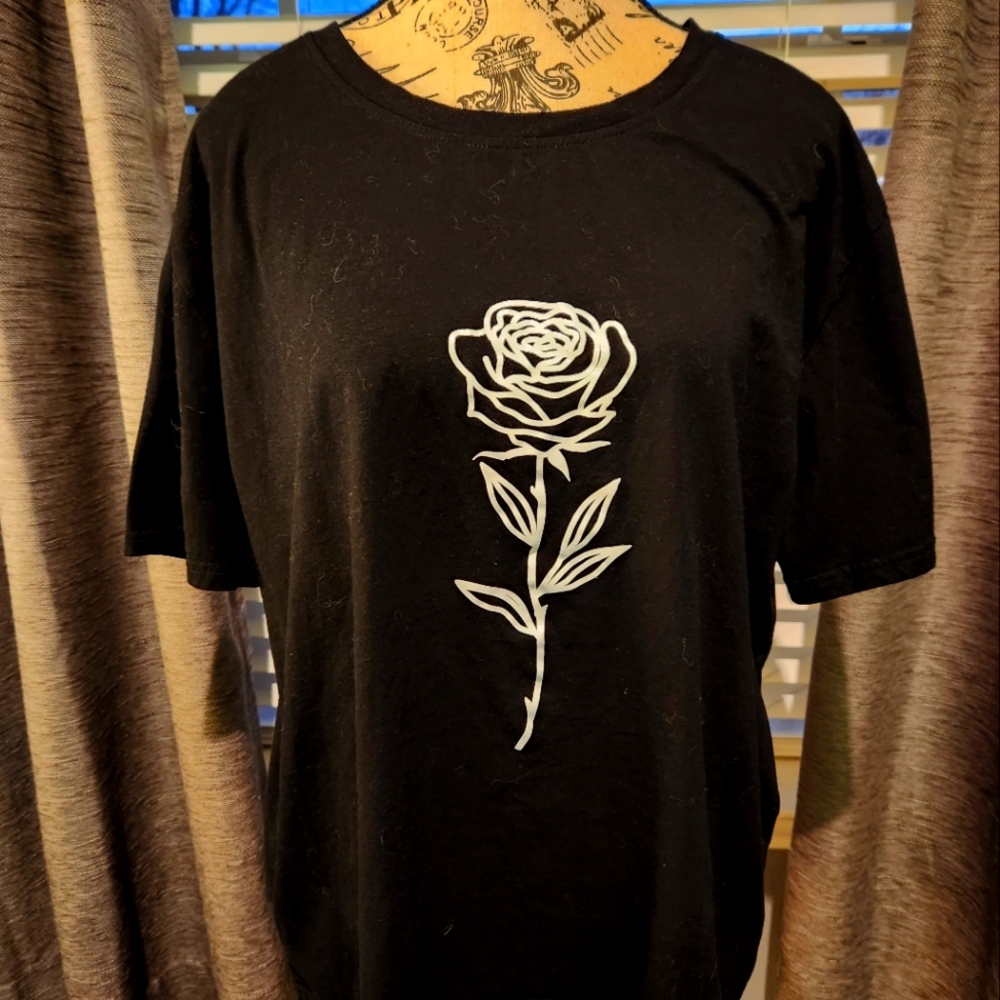 🌹SHEIN women's short sleeve t- shirt